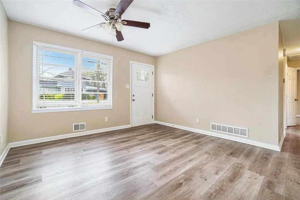 869 Capitol View Avenue Nw, Atlanta, Georgia 30318, 5 Bedrooms Bedrooms, ,2 BathroomsBathrooms,Residential,For Sale,869 Capitol View Avenue Nw,7545654