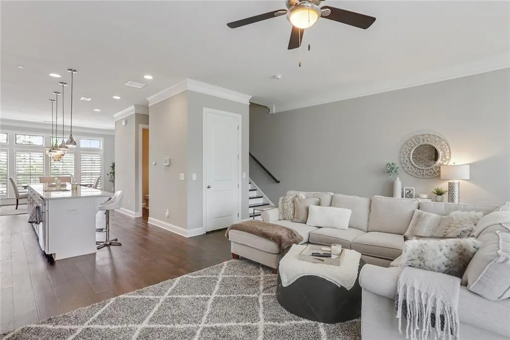 55 Marlow Place, Atlanta, Georgia 30328, 3 Bedrooms Bedrooms, ,3 BathroomsBathrooms,Residential,Sold,55 Marlow Place,6666082