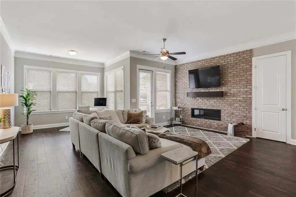 55 Marlow Place, Atlanta, Georgia 30328, 3 Bedrooms Bedrooms, ,3 BathroomsBathrooms,Residential,Sold,55 Marlow Place,6666082