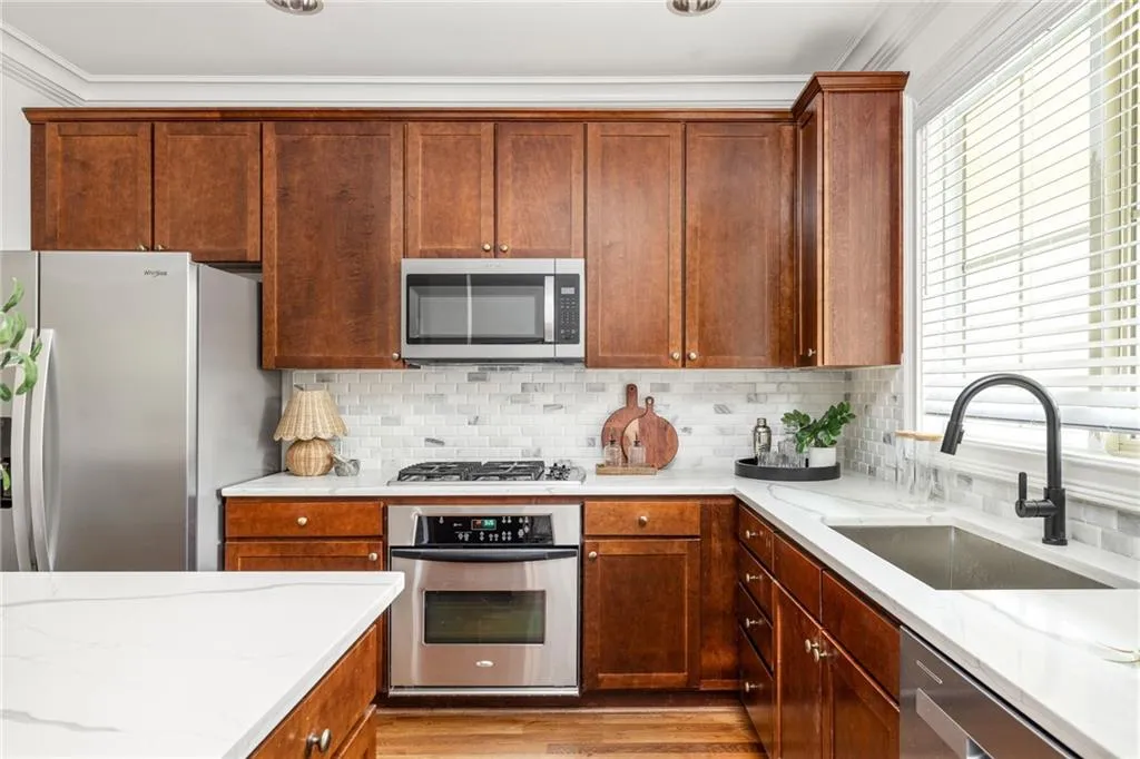 6430 Chariot Street, Atlanta, Georgia 30328, 2 Bedrooms Bedrooms, ,2 BathroomsBathrooms,Residential,Sold,6430 Chariot Street,7673562