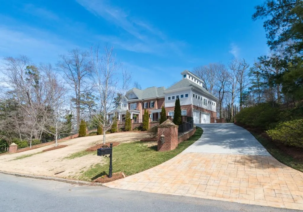 3619 Rembrandt Road Nw, Atlanta, Georgia 30327, 6 Bedrooms Bedrooms, ,5 BathroomsBathrooms,Residential,Sold,3619 Rembrandt Road Nw,5781879