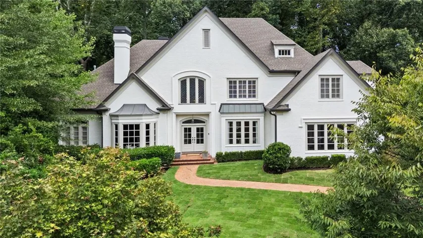 455 Laurel Chase Court, Sandy Springs, Georgia 30327
