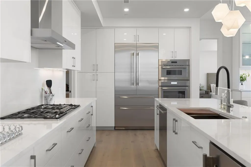 2425 Peachtree Road Ne Unit 902, Atlanta, Georgia 30305, 2 Bedrooms Bedrooms, ,3 BathroomsBathrooms,Residential,For Sale,2425 Peachtree Road Ne Unit 902,7666794