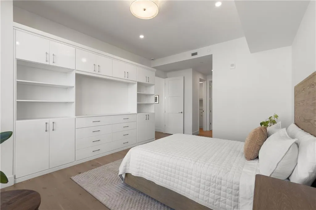2425 Peachtree Road Ne Unit 902, Atlanta, Georgia 30305, 2 Bedrooms Bedrooms, ,3 BathroomsBathrooms,Residential,For Sale,2425 Peachtree Road Ne Unit 902,7666794