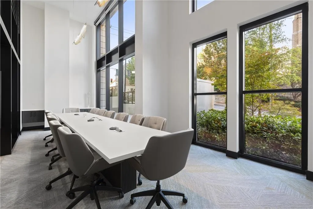 2425 Peachtree Road Ne Unit 902, Atlanta, Georgia 30305, 2 Bedrooms Bedrooms, ,3 BathroomsBathrooms,Residential,For Sale,2425 Peachtree Road Ne Unit 902,7666794