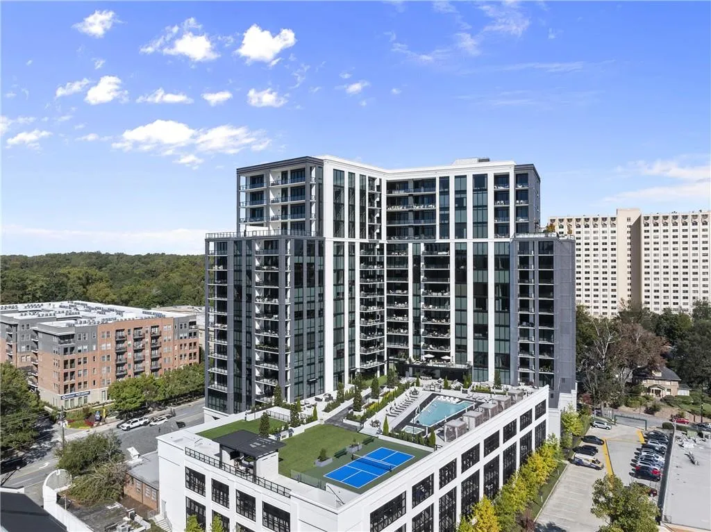 2425 Peachtree Road Ne Unit 902, Atlanta, Georgia 30305, 2 Bedrooms Bedrooms, ,3 BathroomsBathrooms,Residential,For Sale,2425 Peachtree Road Ne Unit 902,7666794