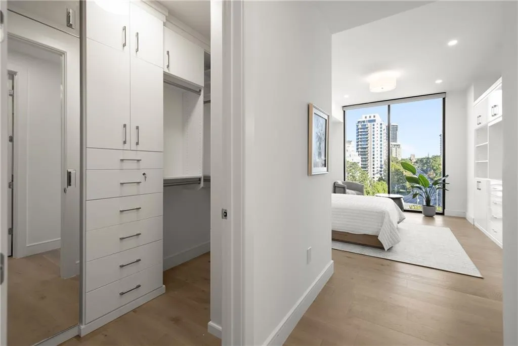 2425 Peachtree Road Ne Unit 902, Atlanta, Georgia 30305, 2 Bedrooms Bedrooms, ,3 BathroomsBathrooms,Residential,For Sale,2425 Peachtree Road Ne Unit 902,7666794
