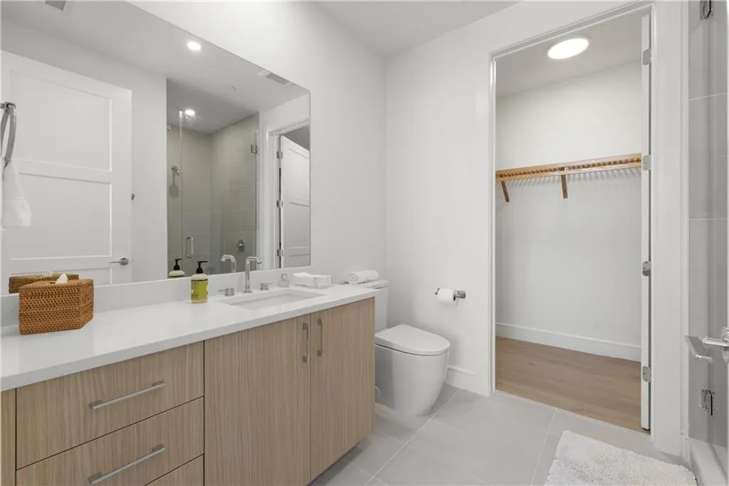 2425 Peachtree Road Ne Unit 902, Atlanta, Georgia 30305, 2 Bedrooms Bedrooms, ,3 BathroomsBathrooms,Residential,For Sale,2425 Peachtree Road Ne Unit 902,7666794
