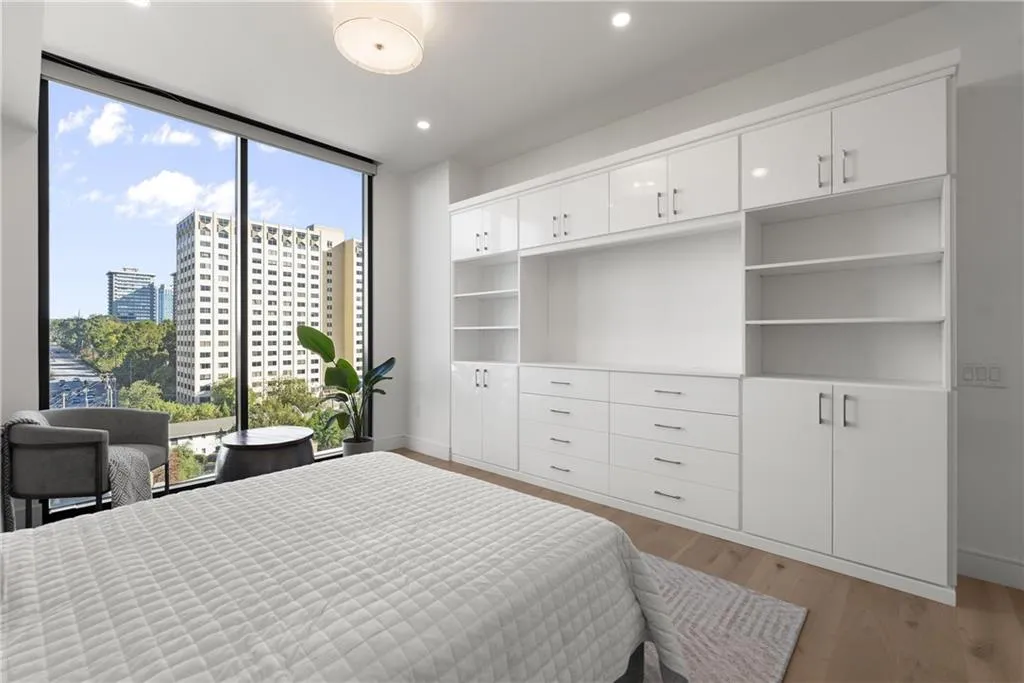 2425 Peachtree Road Ne Unit 902, Atlanta, Georgia 30305, 2 Bedrooms Bedrooms, ,3 BathroomsBathrooms,Residential,For Sale,2425 Peachtree Road Ne Unit 902,7666794