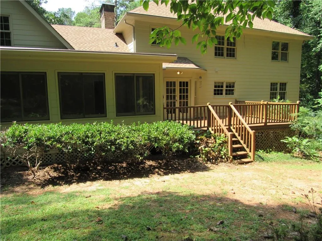 8025 River Circle, Sandy Springs, Georgia 30350, 4 Bedrooms Bedrooms, ,2 BathroomsBathrooms,Residential,Sold,8025 River Circle,5743619