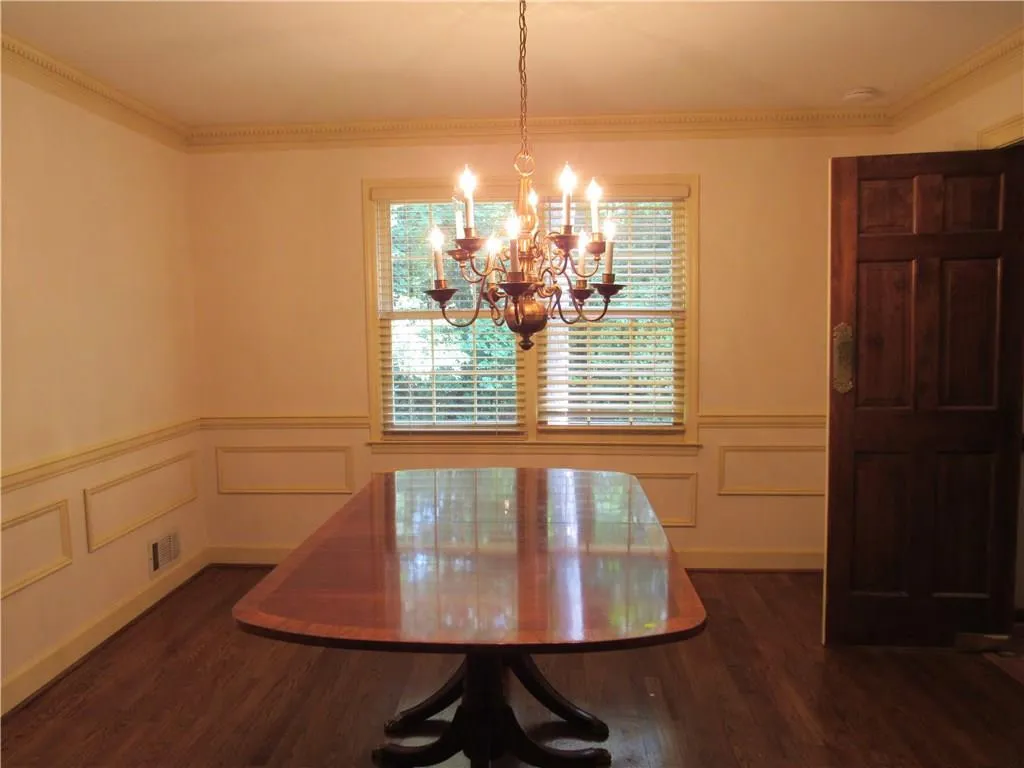 8025 River Circle, Sandy Springs, Georgia 30350, 4 Bedrooms Bedrooms, ,2 BathroomsBathrooms,Residential,Sold,8025 River Circle,5743619