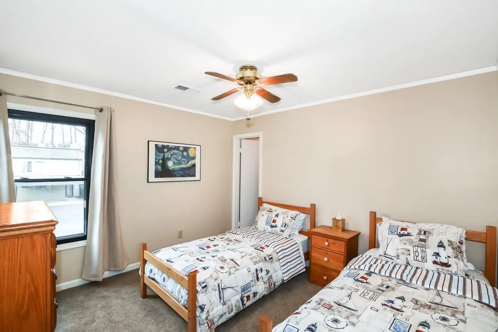 43 Forrest Place, Sandy Springs, Georgia 30328, 3 Bedrooms Bedrooms, ,2 BathroomsBathrooms,Residential,Sold,43 Forrest Place,6501989