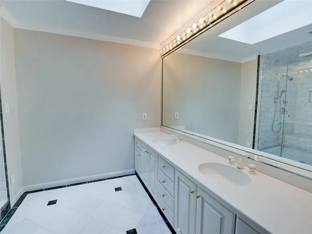 885 Edgewater Trail Nw, Sandy Springs, Georgia 30328, 3 Bedrooms Bedrooms, ,2 BathroomsBathrooms,Residential,Sold,885 Edgewater Trail Nw,5728477