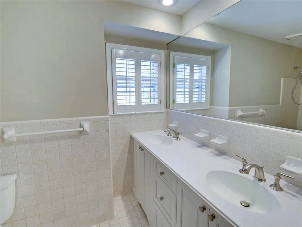 885 Edgewater Trail Nw, Sandy Springs, Georgia 30328, 3 Bedrooms Bedrooms, ,2 BathroomsBathrooms,Residential,Sold,885 Edgewater Trail Nw,5728477