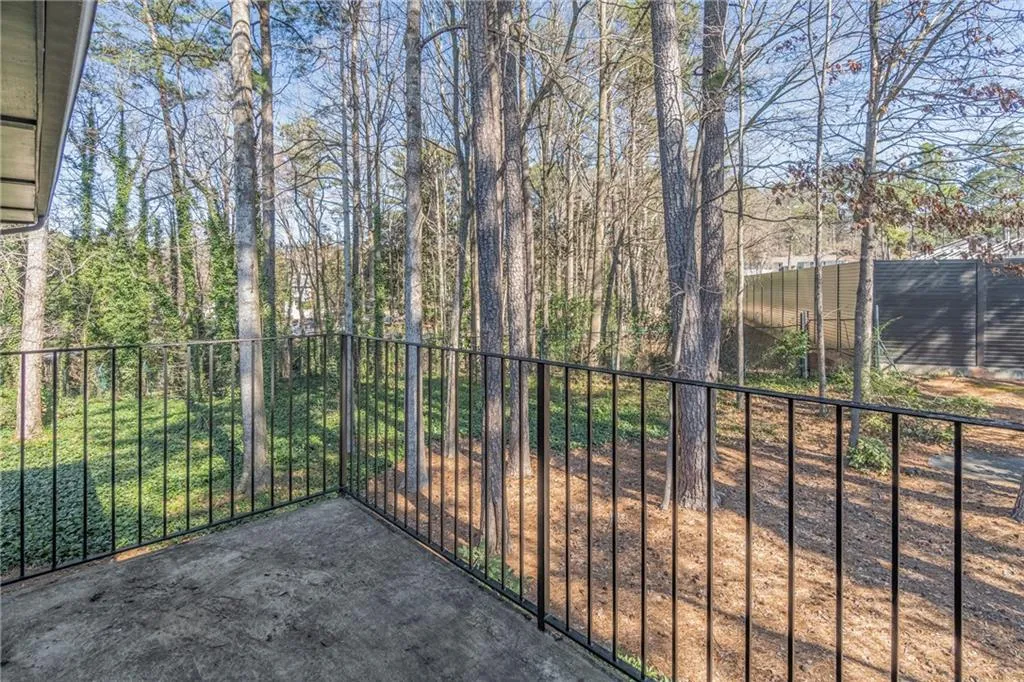 6851 Roswell Road Unit C10, Sandy Springs, Georgia 30328, 2 Bedrooms Bedrooms, ,2 BathroomsBathrooms,Residential,Sold,6851 Roswell Road Unit C10,7016849