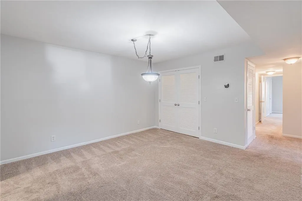 6851 Roswell Road Unit C10, Sandy Springs, Georgia 30328, 2 Bedrooms Bedrooms, ,2 BathroomsBathrooms,Residential,Sold,6851 Roswell Road Unit C10,7016849