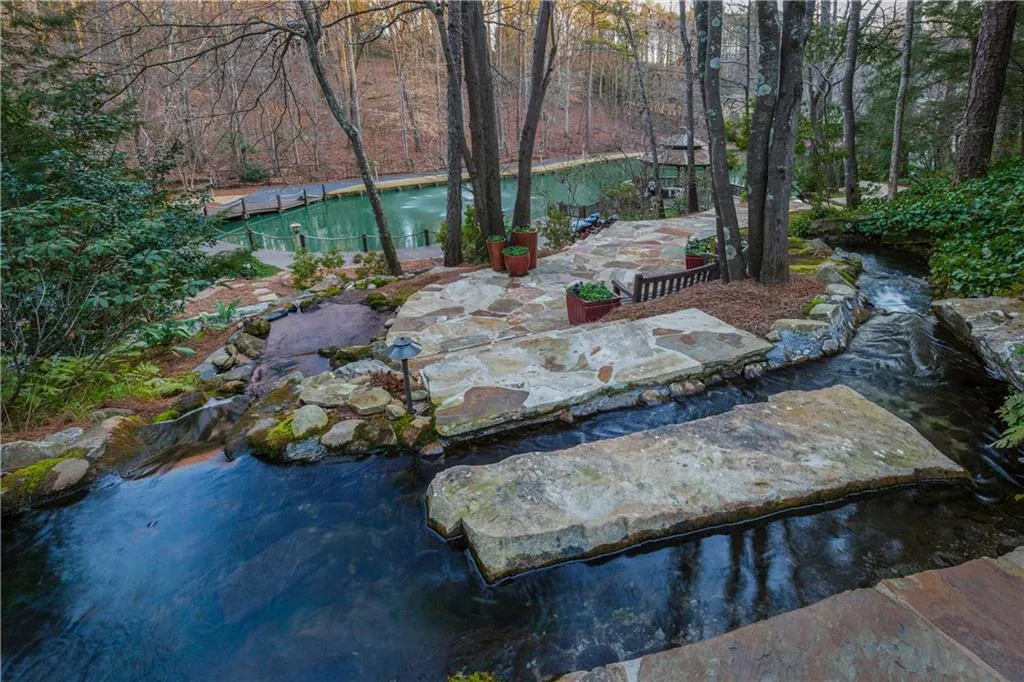 40 Cates Ridge Road, Atlanta, Georgia 30327, 6 Bedrooms Bedrooms, ,8 BathroomsBathrooms,Residential,Sold,40 Cates Ridge Road,6660804