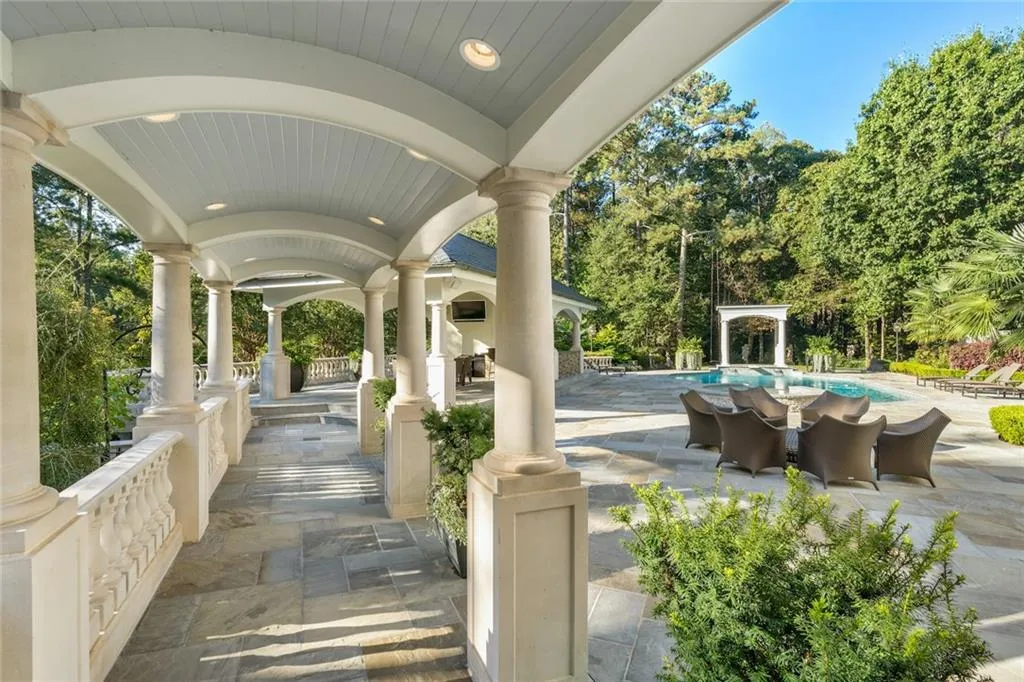 40 Cates Ridge Road, Atlanta, Georgia 30327, 6 Bedrooms Bedrooms, ,8 BathroomsBathrooms,Residential,Sold,40 Cates Ridge Road,6660804