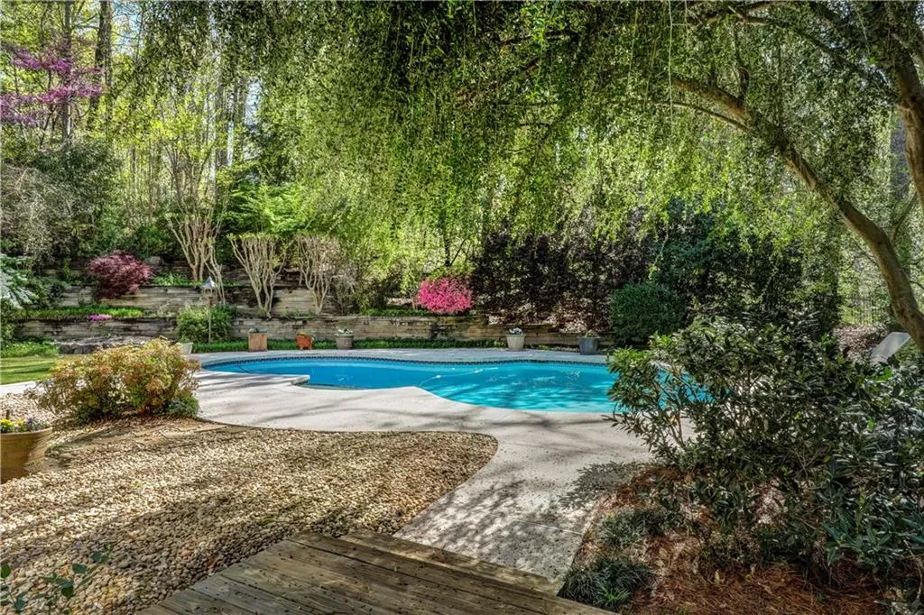 8475 Valemont Drive, Atlanta, Georgia 30350, 5 Bedrooms Bedrooms, ,5 BathroomsBathrooms,Residential,Sold,8475 Valemont Drive,6534771