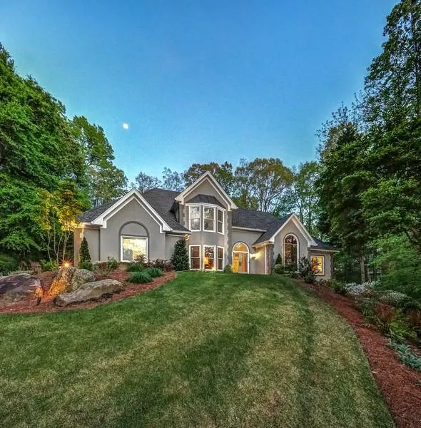 8475 Valemont Drive, Atlanta, Georgia 30350, 5 Bedrooms Bedrooms, ,5 BathroomsBathrooms,Residential,Sold,8475 Valemont Drive,6534771