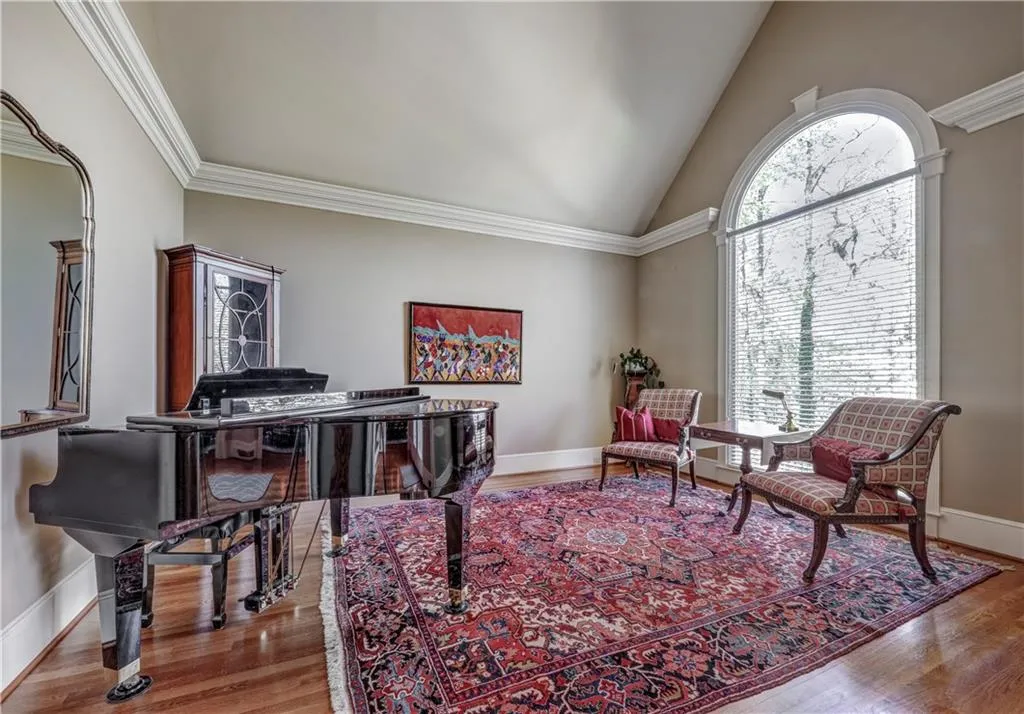 8475 Valemont Drive, Atlanta, Georgia 30350, 5 Bedrooms Bedrooms, ,5 BathroomsBathrooms,Residential,Sold,8475 Valemont Drive,6534771