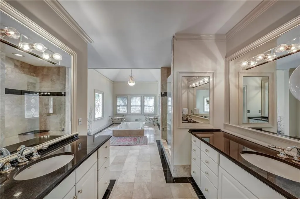 8475 Valemont Drive, Atlanta, Georgia 30350, 5 Bedrooms Bedrooms, ,5 BathroomsBathrooms,Residential,Sold,8475 Valemont Drive,6534771