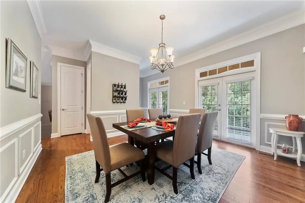 5441 Battery Lane Unit 23, Atlanta, Georgia 30342, 3 Bedrooms Bedrooms, ,2 BathroomsBathrooms,Residential,Sold,5441 Battery Lane Unit 23,6715075
