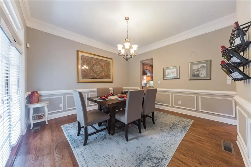 5441 Battery Lane Unit 23, Atlanta, Georgia 30342, 3 Bedrooms Bedrooms, ,2 BathroomsBathrooms,Residential,Sold,5441 Battery Lane Unit 23,6715075