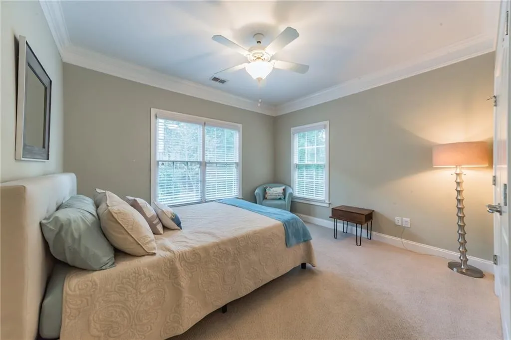 5441 Battery Lane Unit 23, Atlanta, Georgia 30342, 3 Bedrooms Bedrooms, ,2 BathroomsBathrooms,Residential,Sold,5441 Battery Lane Unit 23,6715075
