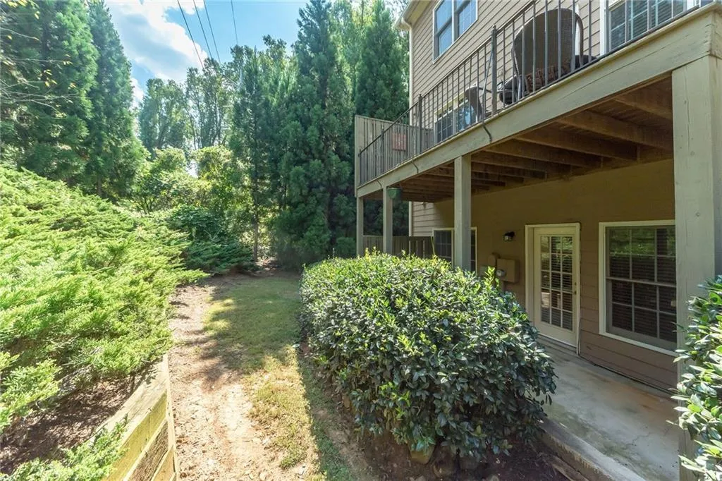 5441 Battery Lane Unit 23, Atlanta, Georgia 30342, 3 Bedrooms Bedrooms, ,2 BathroomsBathrooms,Residential,Sold,5441 Battery Lane Unit 23,6715075