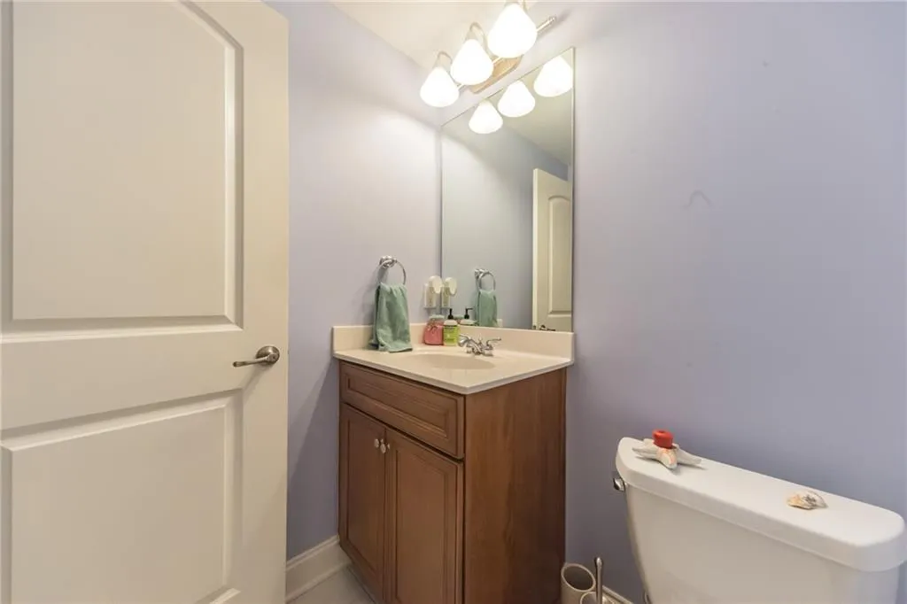 5441 Battery Lane Unit 23, Atlanta, Georgia 30342, 3 Bedrooms Bedrooms, ,2 BathroomsBathrooms,Residential,Sold,5441 Battery Lane Unit 23,6715075