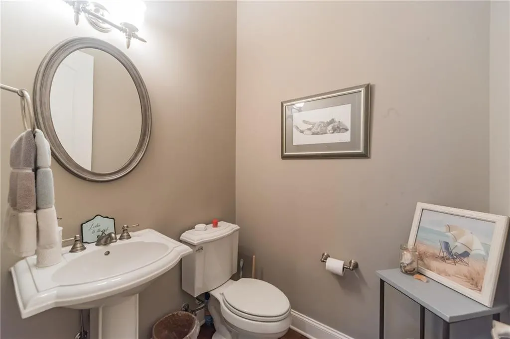 5441 Battery Lane Unit 23, Atlanta, Georgia 30342, 3 Bedrooms Bedrooms, ,2 BathroomsBathrooms,Residential,Sold,5441 Battery Lane Unit 23,6715075