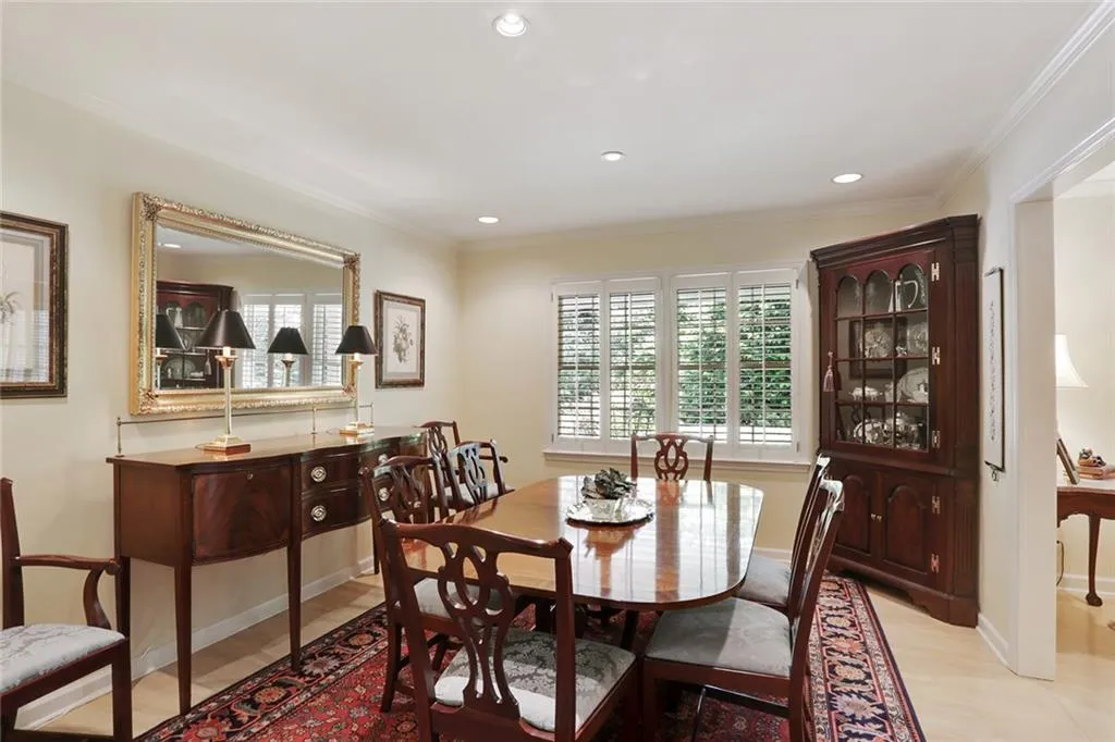 6360 Colewood Court, Sandy Springs, Georgia 30328, 3 Bedrooms Bedrooms, ,2 BathroomsBathrooms,Residential,Sold,6360 Colewood Court,5857394