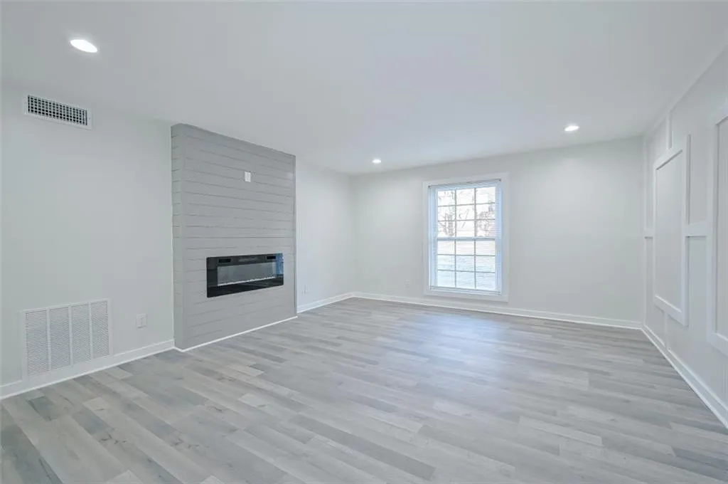 5643 Kingsport Drive, Atlanta, Georgia 30342, 2 Bedrooms Bedrooms, ,2 BathroomsBathrooms,Residential,Sold,5643 Kingsport Drive,7006095