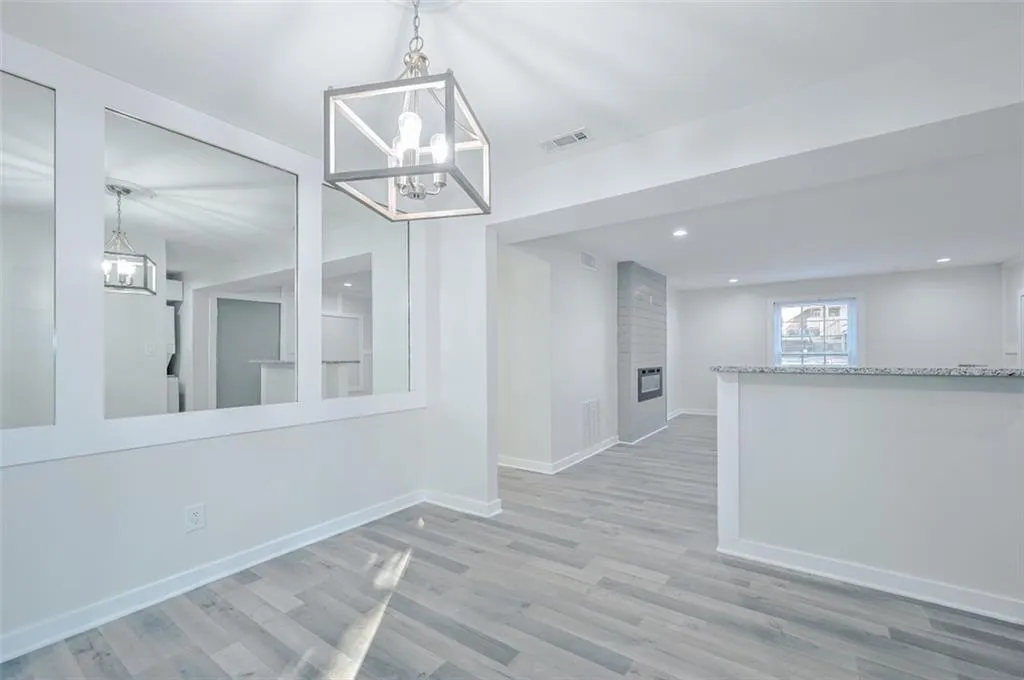 5643 Kingsport Drive, Atlanta, Georgia 30342, 2 Bedrooms Bedrooms, ,2 BathroomsBathrooms,Residential,Sold,5643 Kingsport Drive,7006095