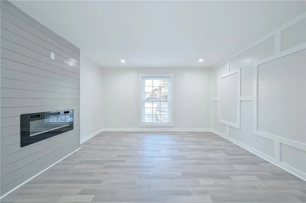 5643 Kingsport Drive, Atlanta, Georgia 30342, 2 Bedrooms Bedrooms, ,2 BathroomsBathrooms,Residential,Sold,5643 Kingsport Drive,7006095