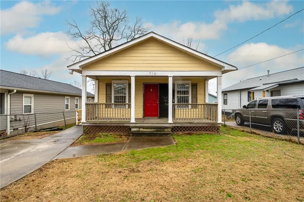 718 Dalvigney Street Nw, Atlanta, Georgia 30318, 3 Bedrooms Bedrooms, ,1 BathroomBathrooms,Residential,Sold,718 Dalvigney Street Nw,7522451