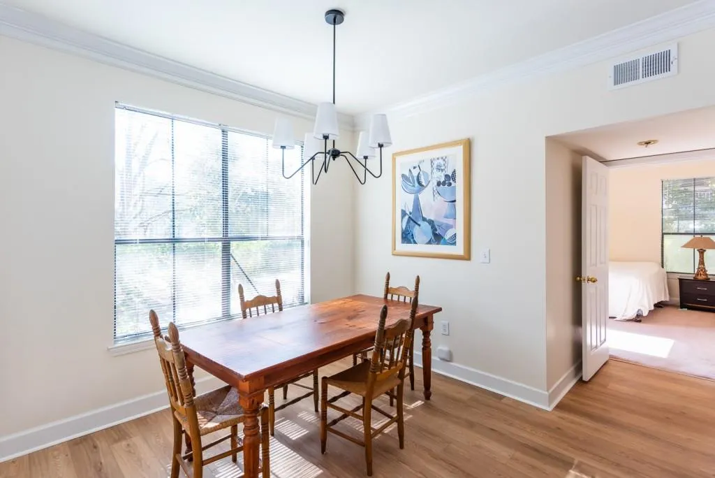 3777 Peachtree Road Ne Unit 1007, Brookhaven, Georgia 30319, 2 Bedrooms Bedrooms, 0 ,2 BathroomsBathrooms,Residential,For Sale,3777 Peachtree Road Ne Unit 1007,7721953