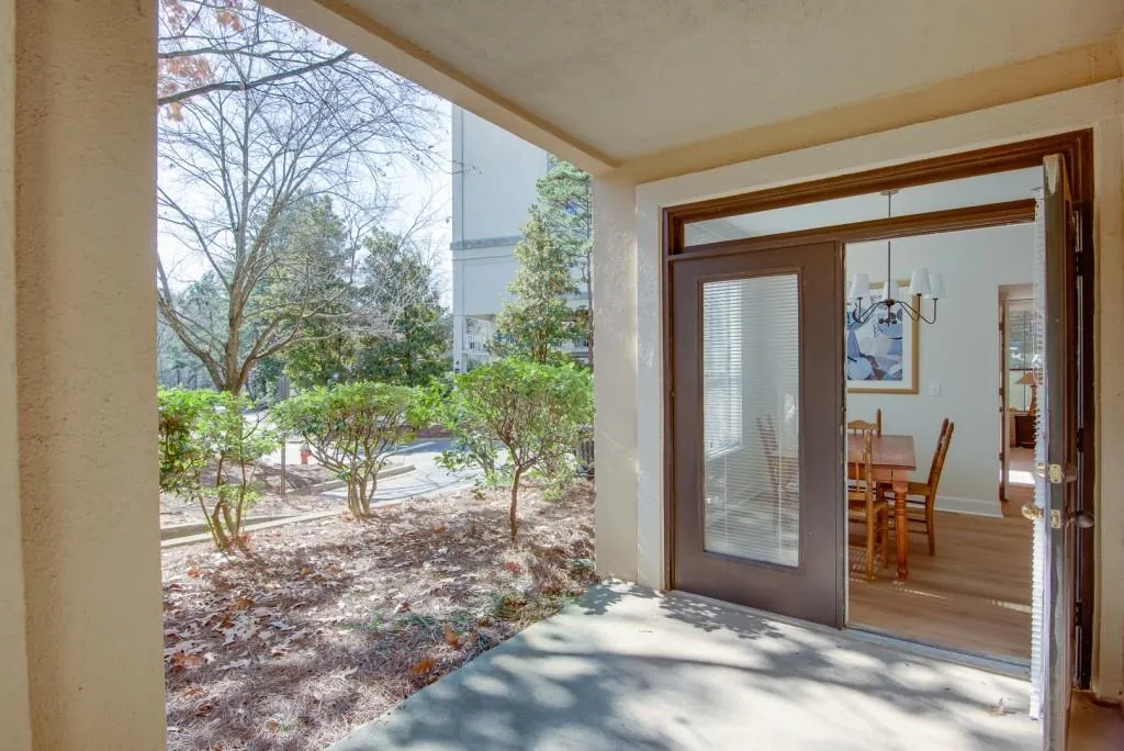 3777 Peachtree Road Ne Unit 1007, Brookhaven, Georgia 30319, 2 Bedrooms Bedrooms, 0 ,2 BathroomsBathrooms,Residential,For Sale,3777 Peachtree Road Ne Unit 1007,7721953