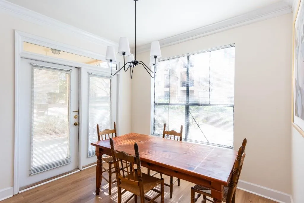 3777 Peachtree Road Ne Unit 1007, Brookhaven, Georgia 30319, 2 Bedrooms Bedrooms, 0 ,2 BathroomsBathrooms,Residential,For Sale,3777 Peachtree Road Ne Unit 1007,7721953