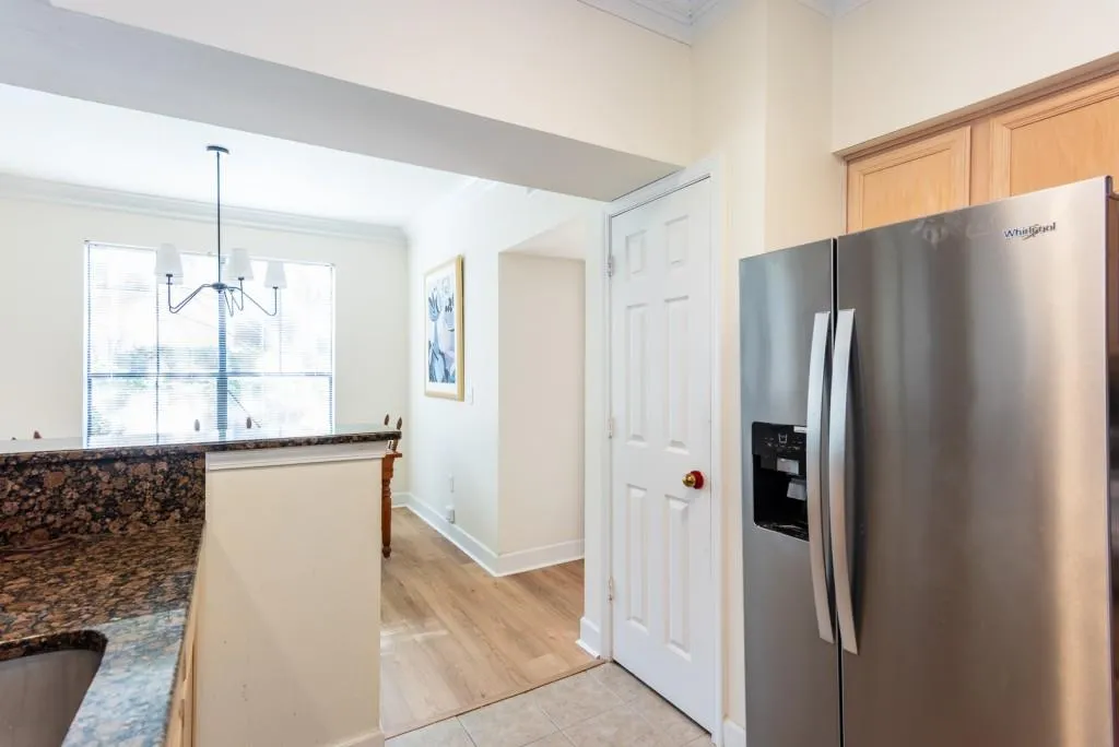 3777 Peachtree Road Ne Unit 1007, Brookhaven, Georgia 30319, 2 Bedrooms Bedrooms, 0 ,2 BathroomsBathrooms,Residential,For Sale,3777 Peachtree Road Ne Unit 1007,7721953
