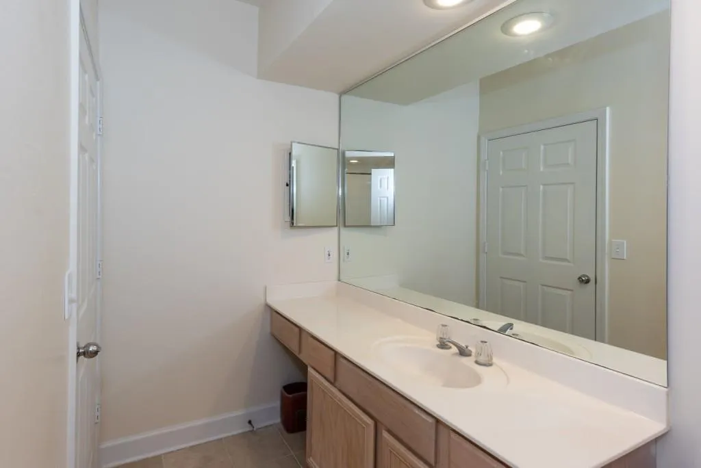3777 Peachtree Road Ne Unit 1007, Brookhaven, Georgia 30319, 2 Bedrooms Bedrooms, 0 ,2 BathroomsBathrooms,Residential,For Sale,3777 Peachtree Road Ne Unit 1007,7721953