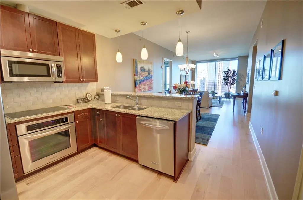 2795 Peachtree Road Ne Unit 1803, Atlanta, Georgia 30305, 2 Bedrooms Bedrooms, ,2 BathroomsBathrooms,Residential,Sold,2795 Peachtree Road Ne Unit 1803,5943460