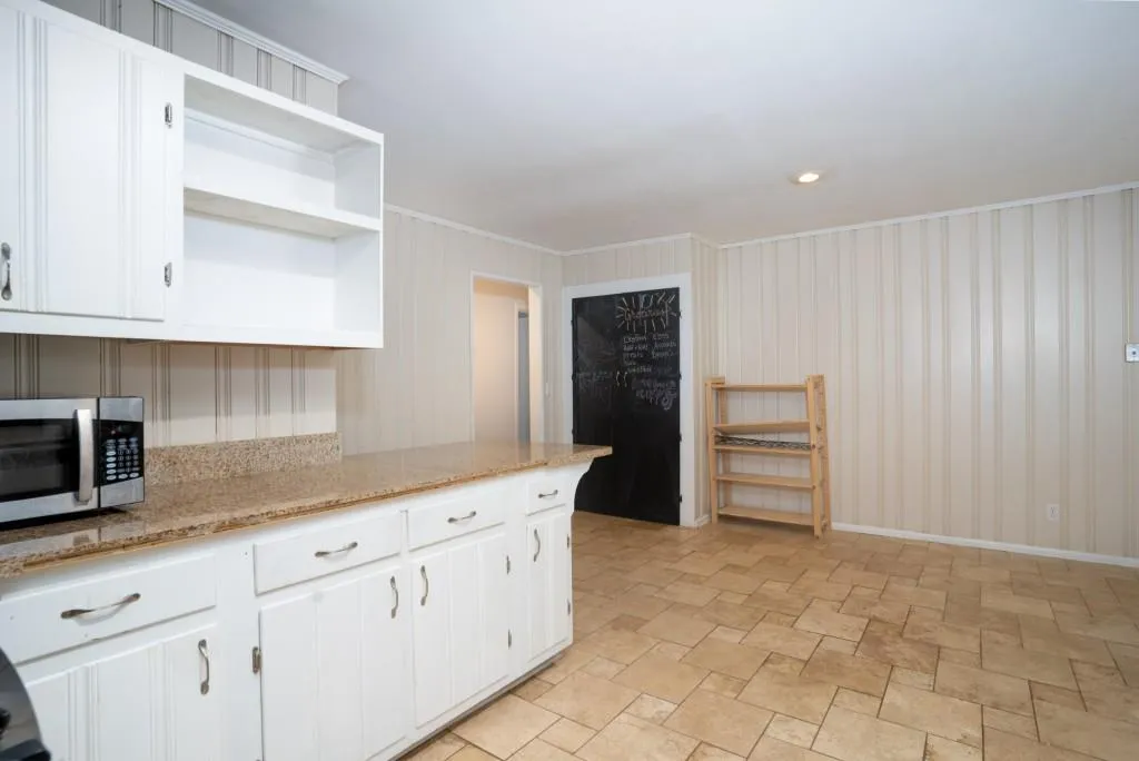 6885 Sunny Brook Lane, Atlanta, Georgia 30328, 4 Bedrooms Bedrooms, ,2 BathroomsBathrooms,Residential,Sold,6885 Sunny Brook Lane,6919046