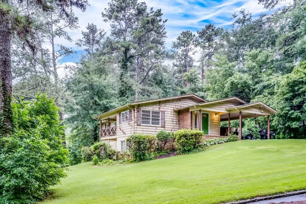 6885 Sunny Brook Lane, Atlanta, Georgia 30328, 4 Bedrooms Bedrooms, ,2 BathroomsBathrooms,Residential,Sold,6885 Sunny Brook Lane,6919046