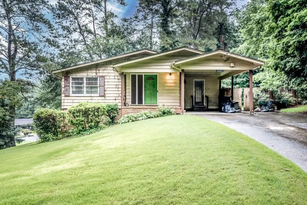 6885 Sunny Brook Lane, Atlanta, Georgia 30328, 4 Bedrooms Bedrooms, ,2 BathroomsBathrooms,Residential,Sold,6885 Sunny Brook Lane,6919046