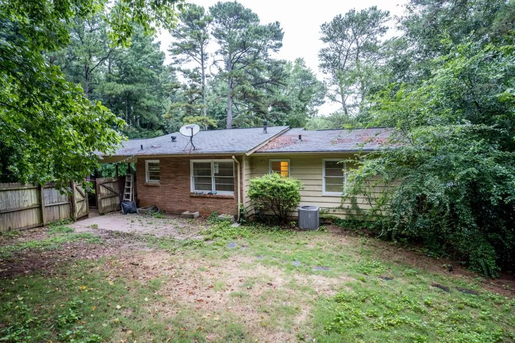 6885 Sunny Brook Lane, Atlanta, Georgia 30328, 4 Bedrooms Bedrooms, ,2 BathroomsBathrooms,Residential,Sold,6885 Sunny Brook Lane,6919046