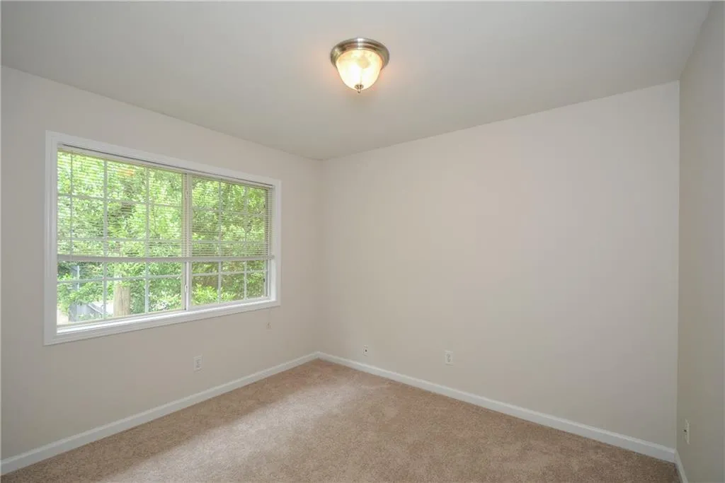 6940 Roswell Road Unit 15f, Sandy Springs, Georgia 30328, 2 Bedrooms Bedrooms, ,1 BathroomBathrooms,Residential,Sold,6940 Roswell Road Unit 15f,6588440