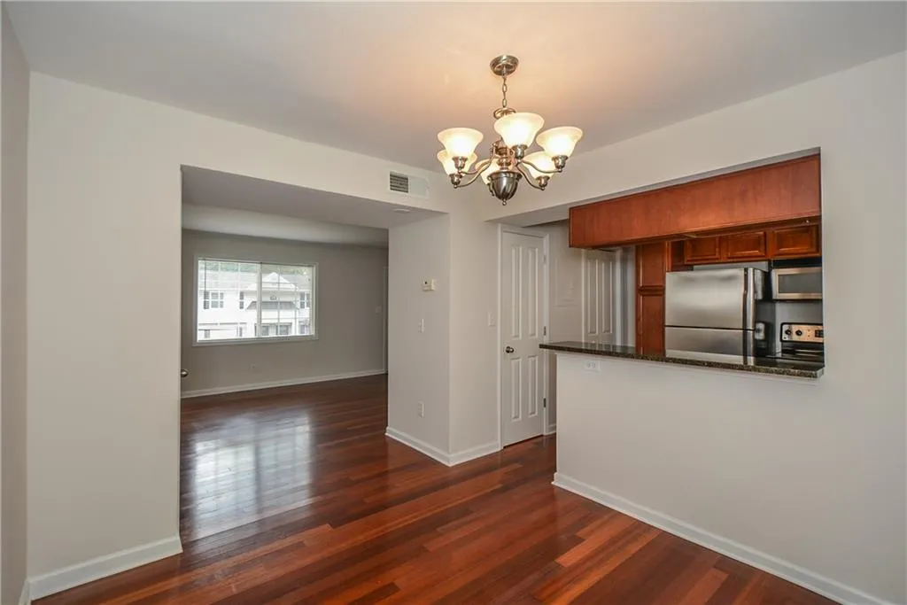 6940 Roswell Road Unit 15f, Sandy Springs, Georgia 30328, 2 Bedrooms Bedrooms, ,1 BathroomBathrooms,Residential,Sold,6940 Roswell Road Unit 15f,6588440