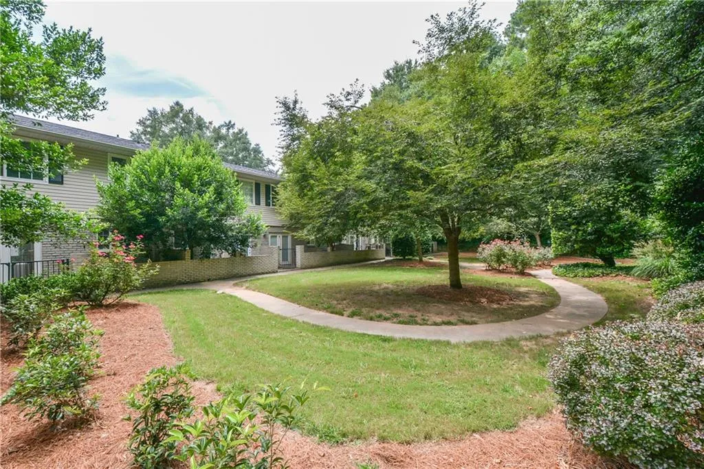 6940 Roswell Road Unit 15f, Sandy Springs, Georgia 30328, 2 Bedrooms Bedrooms, ,1 BathroomBathrooms,Residential,Sold,6940 Roswell Road Unit 15f,6588440